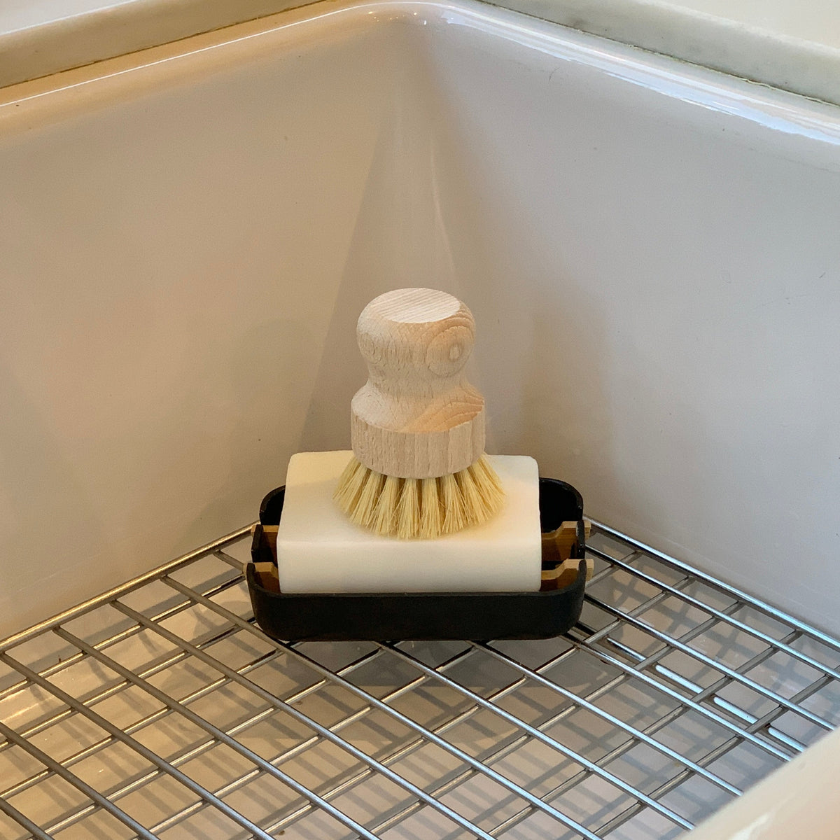 Handheld Dish Brush